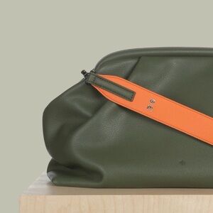 ELA X SASHA EXETER - FRAME CLUTCH CLOVER PEBBLE Vegan